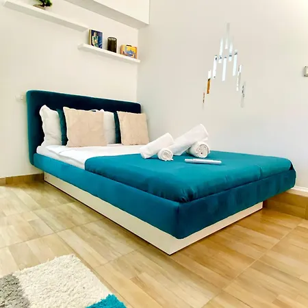 Smarald Lake - Campus Apartment